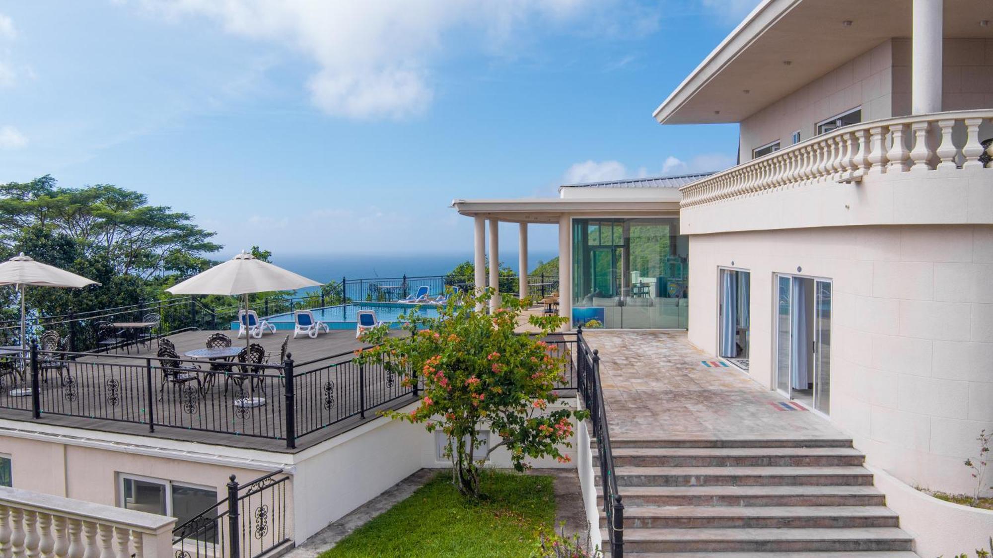 Amanda Villa - Best Value Mountain Top Inn Au Cap 外观 照片