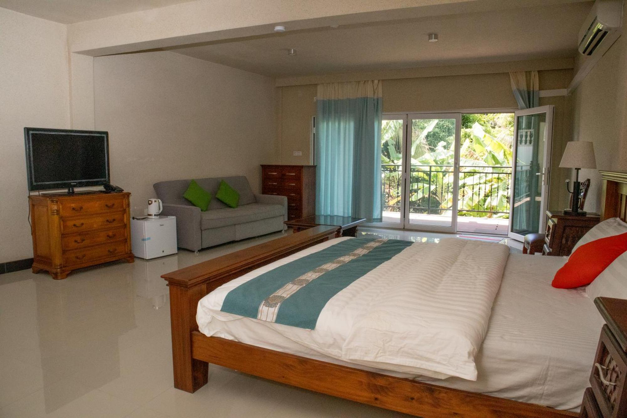 Amanda Villa - Best Value Mountain Top Inn Au Cap 外观 照片