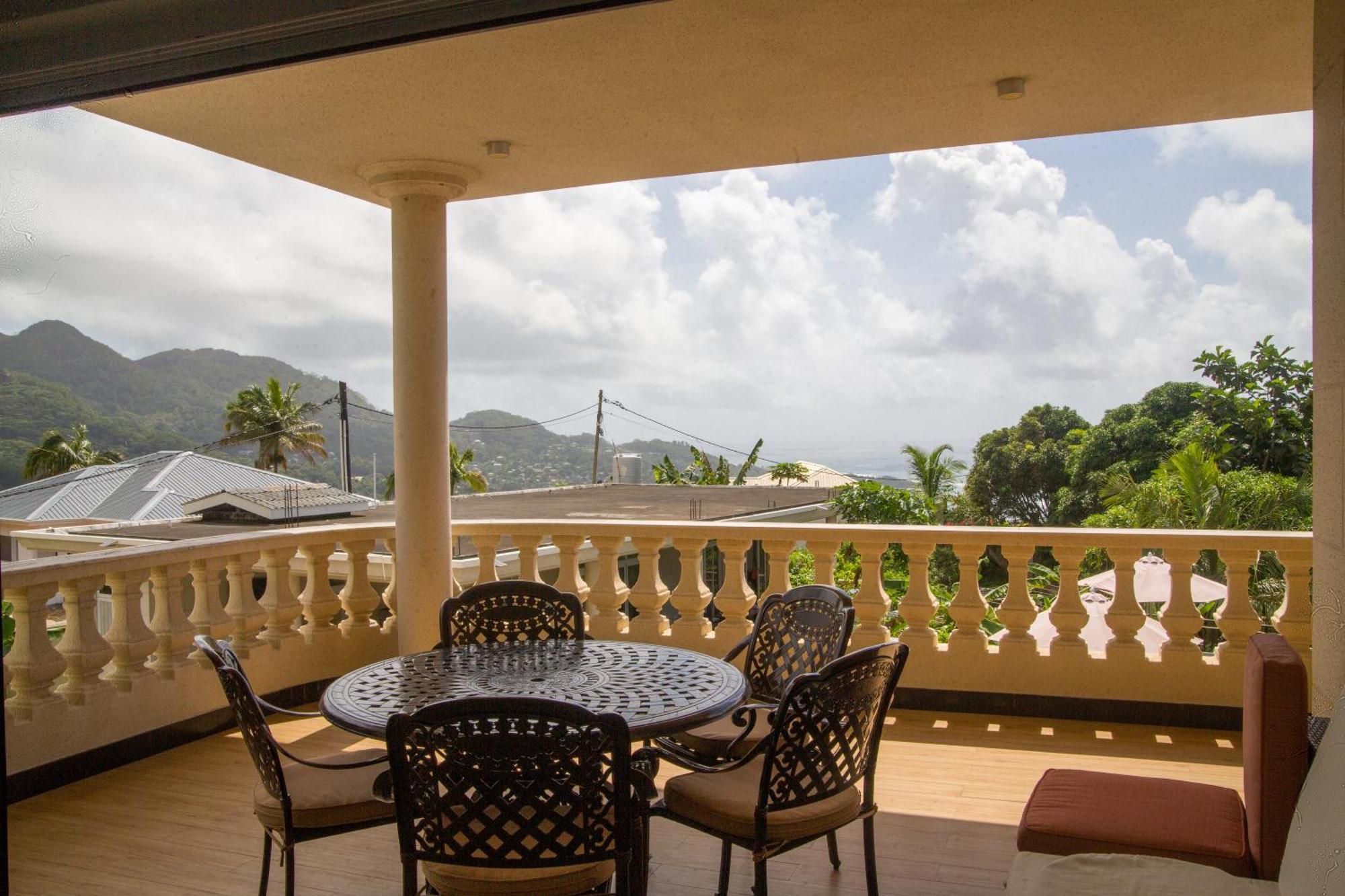 Amanda Villa - Best Value Mountain Top Inn Au Cap 外观 照片