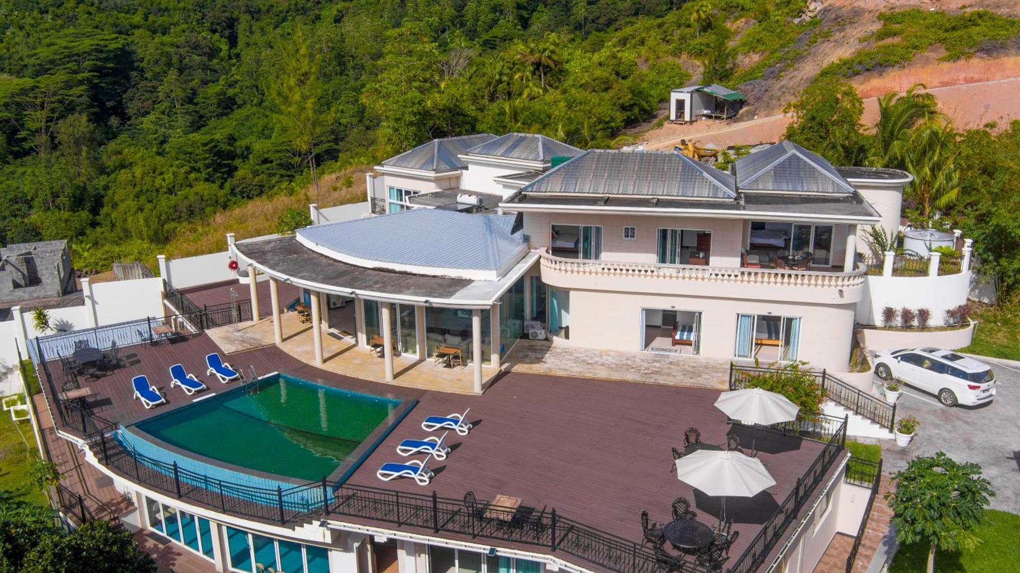 Amanda Villa - Best Value Mountain Top Inn Au Cap 外观 照片