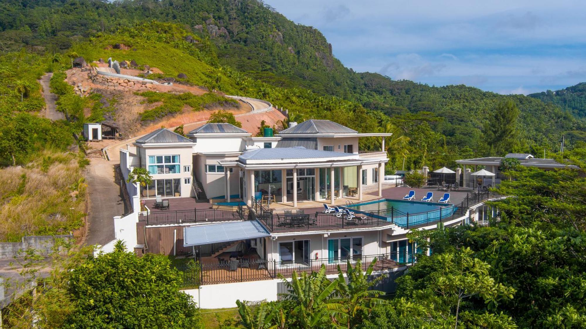 Amanda Villa - Best Value Mountain Top Inn Au Cap 外观 照片