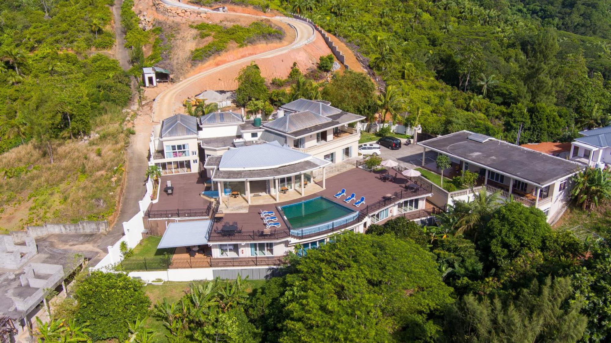 Amanda Villa - Best Value Mountain Top Inn Au Cap 外观 照片