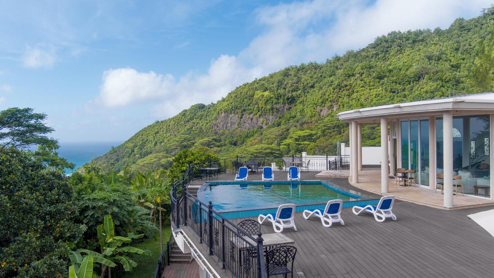 Amanda Villa - Best Value Mountain Top Inn Au Cap 外观 照片