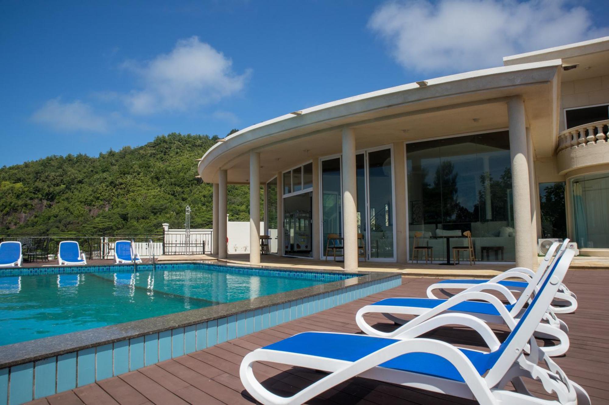 Amanda Villa - Best Value Mountain Top Inn Au Cap 外观 照片