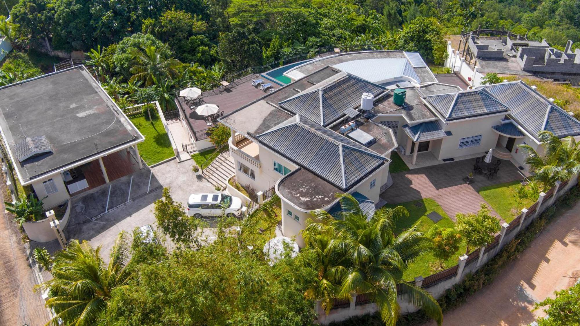 Amanda Villa - Best Value Mountain Top Inn Au Cap 外观 照片