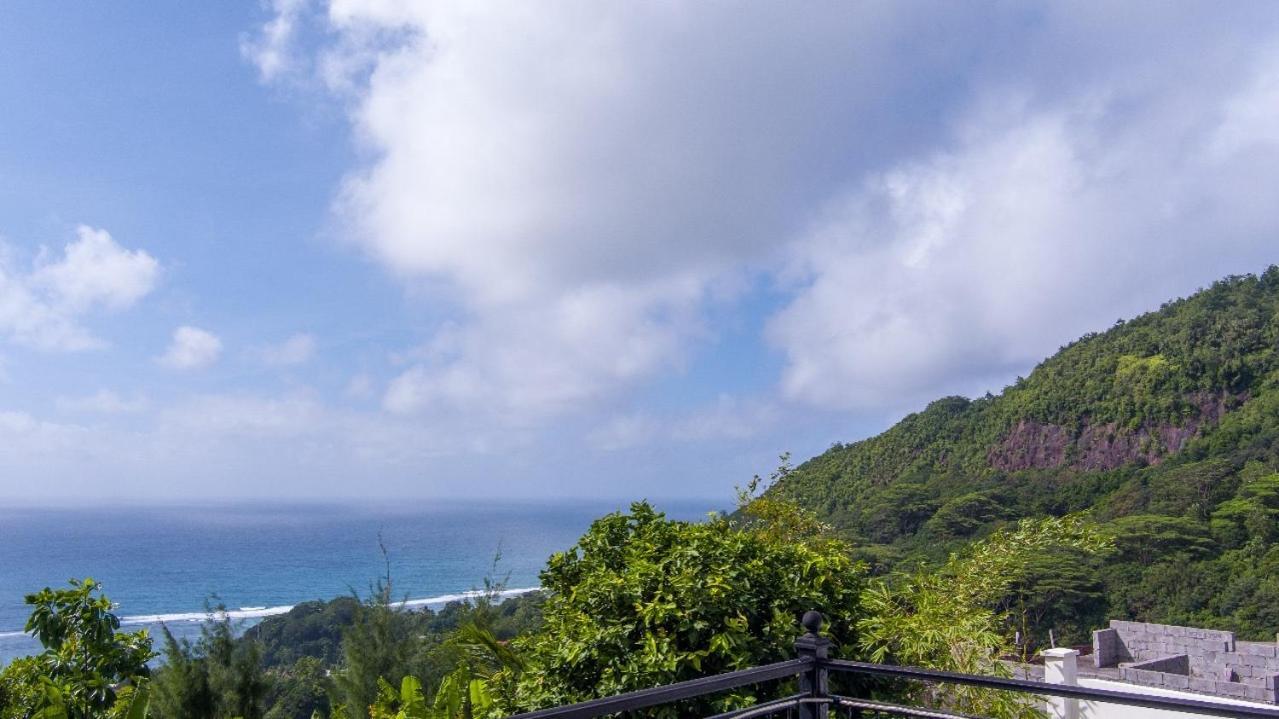 Amanda Villa - Best Value Mountain Top Inn Au Cap 外观 照片